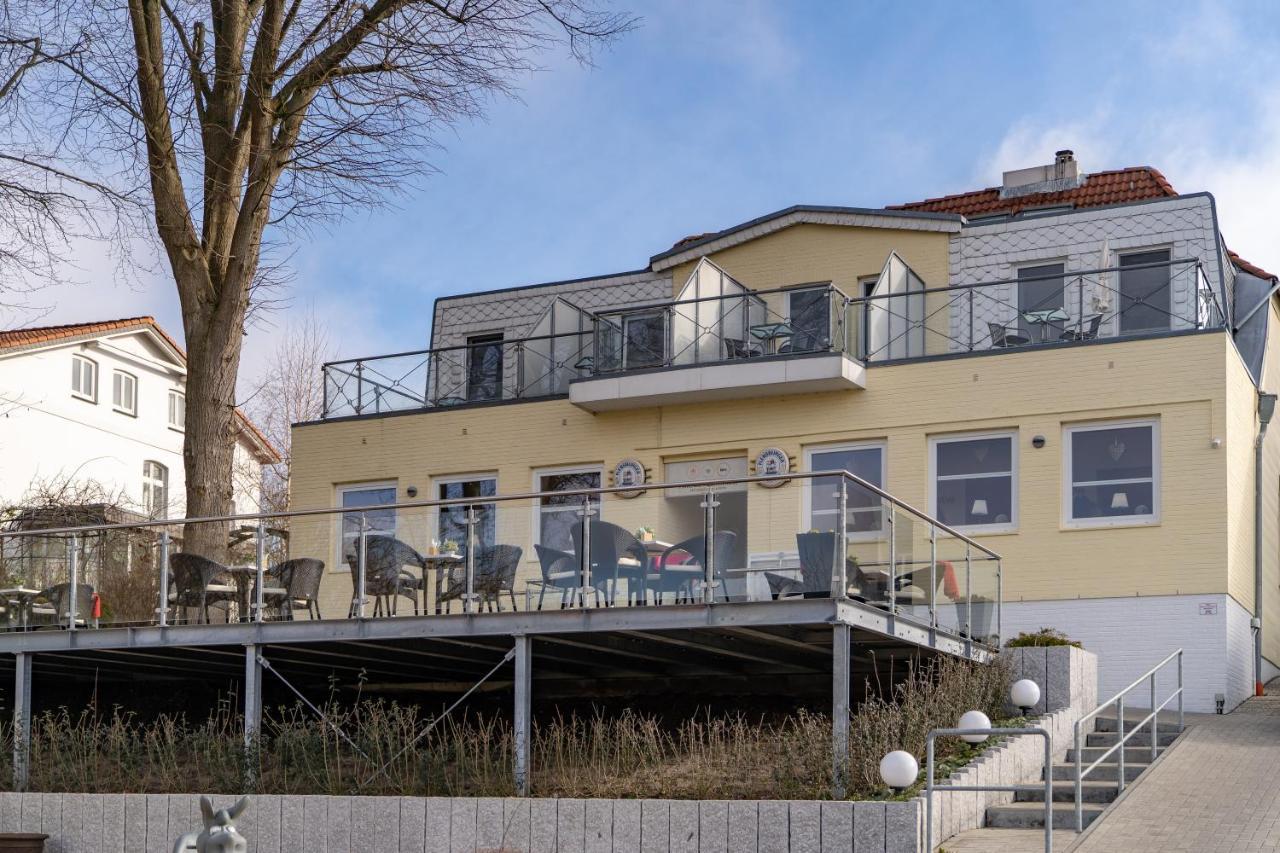Hotel Am Wasserschloss グリュックスブルク エクステリア 写真